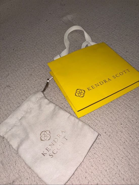 Kendra Scott Jewelry - Kendra Scott Jewelry Dust Bag and Shopping Bag